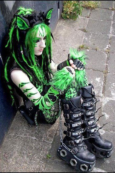 Cybergoth Fashion, Cybergoth Style, Goth Outfit, Goth Subculture, Cyberpunk Clothes, Goth Look, It Bag, Cyberpunk Fashion, Scene Emo