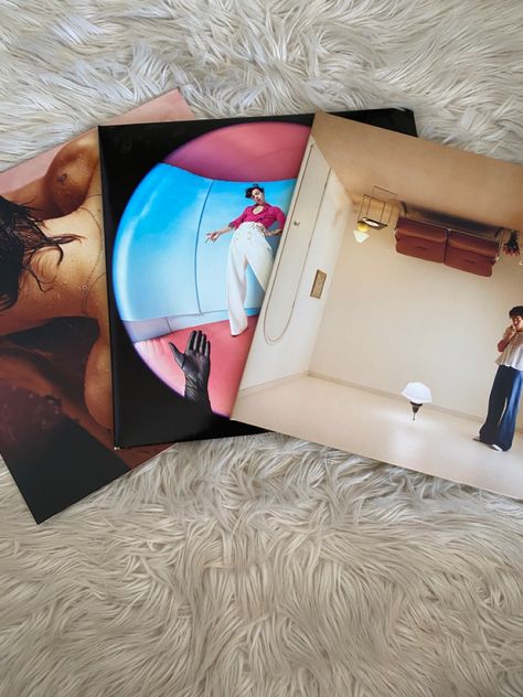 Harry Styles Albums Aesthetic, Harry House Vinyl, Harry Styles Harrys House Aesthetic, Harry’s House Vinyl, Harry Styles Aesthetics, Harry Styles Related Things, Harry Styles Vynil, Harry Aesthetic Styles, Linh Core