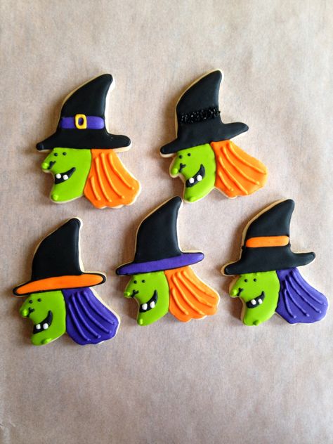 Halloween Witch Cookies Witch Decorated Cookies, Witch Cookies Decorated, Witch Cookies, Halloween Witch Cookies, Fall Cutouts, Galletas Halloween, Halloween Sugar Cookies Decorated, Witch Hat Cookies, Witch Cookie