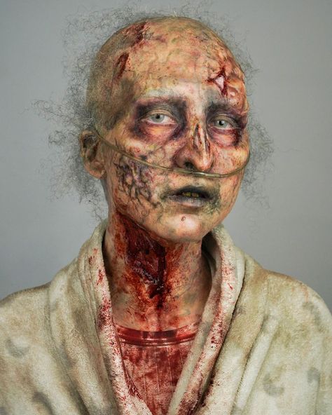 29 Zombie Makeup Ideas: Easy, Realistic, and Creative Tutorials for Halloween Zombie Makeup Ideas, Haunted House Makeup, Halloween Makeup Tutorials, Zombie Makeup Tutorials, Halloween Fx, Zombie Halloween Makeup, Halloween Makeup Tutorial Easy, Zombie Halloween Costumes, Creepy Makeup