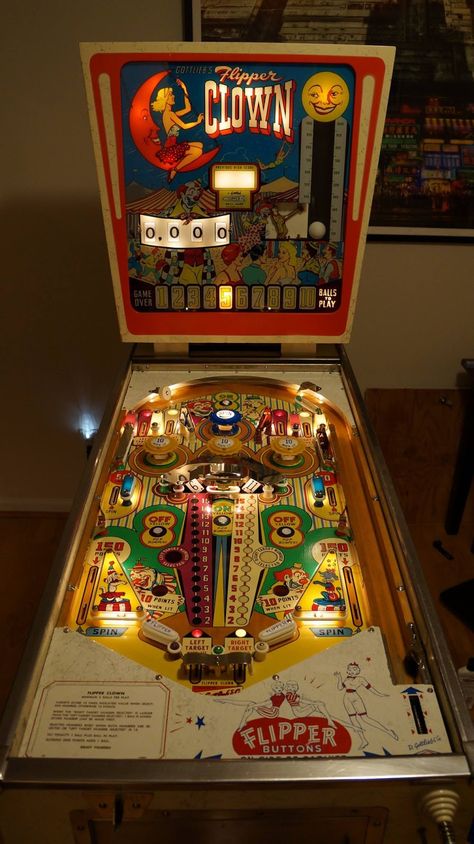 1962 Flipper Clown Gottlieb Pinball Machine Diy Pinball, Video Games List, Vintage Arcade, Pinball Wizard, Penny Arcade, Free Printable Flash Cards, Slot Machine Cake, Pinball Machines, Machine Video