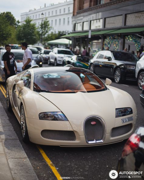 Bugatti Veyron Aesthetic, Bugatti Veyron Vitesse, Bugatti Veyron Grand Sport Vitesse, Bugatti Veyron Super Sport, Tokyo Drift Cars, New Luxury Cars, Aesthetic Cool, Ford Mustang Car, Car Organization