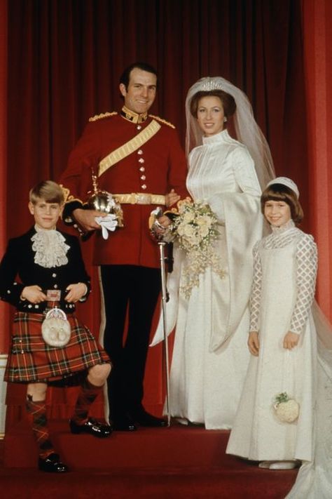 Princess Anne Wedding, Lady Sarah Armstrong Jones, Ratu Elizabeth, Sarah Chatto, Vévodkyně Kate, Princesa Anne, Mark Phillips, Princesa Margaret, Lady Sarah Chatto