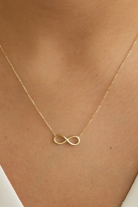 Gold Infinity Necklace, Necklace Real Gold, Infinity Necklace Gold, Jewelry Necklace Simple, Evil Eye Necklace Gold, Pretty Jewelry Necklaces, Gold Chain Design, Gold Necklace Simple, Infinite Love