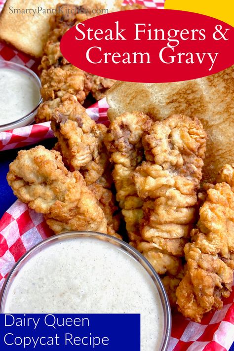 Steak fingers in a basket with a side of white cream gravy. Dairy Queen Gravy Recipe, Steak Fingers Recipe, Country Gravy Recipe, Steak Fingers, Fried Chicken Recipe Southern, Chicken Fried Steak Recipe, Steak And Ale, Cream Gravy, Queens Food