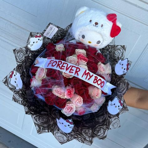 Ramo Ideas, Gifts Bouquet, Forever Flower Bouquets, Halloween Roses, Ribbon Rose Bouquets, Roses Bouquet Gift, Tulips Bouquet, Ribbon Flowers Bouquet, Luxury Bouquet