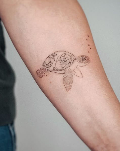 Fineline Tattoo, Floral Tattoos, Silhouette Tattoos, Turtle Tattoo, Botanical Tattoo, Peony Rose, Piercing Tattoo, Pretty Tattoos, Rose Tattoo