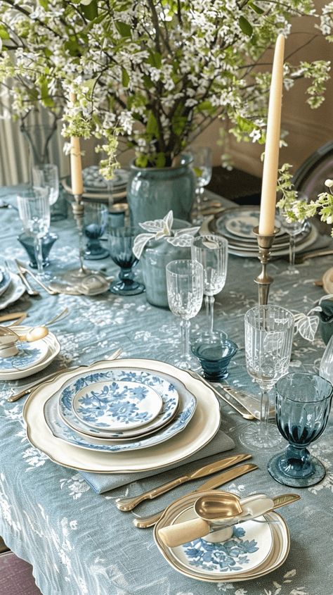 Blue Thanksgiving Table Decor, Luxury Thanksgiving, Blue Thanksgiving Table, Chic Tablescape, Thanksgiving Table Decor Ideas, Blue Thanksgiving, Elegant Thanksgiving Table, Dining Table Settings, Blue Table Settings