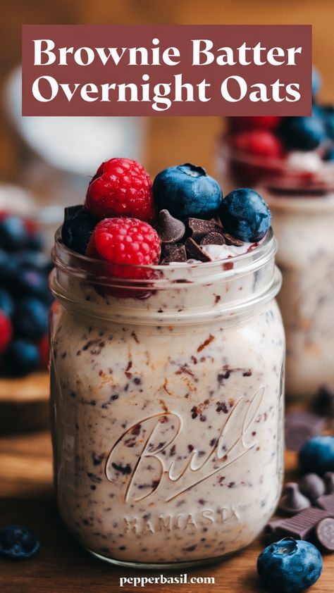 healthy brownie batter overnight oats Brownie Overnight Oats Healthy, Oats Recipes Snacks, Overnight Oats Shake, Flat Belly Overnight Oats, Overnight Oats Sweet, Biscoff Overnight Oats Healthy, Raspberry Overnight Oats Healthy, Healthy Oat Breakfast Recipes, Healthy Over Night Oats In A Jar