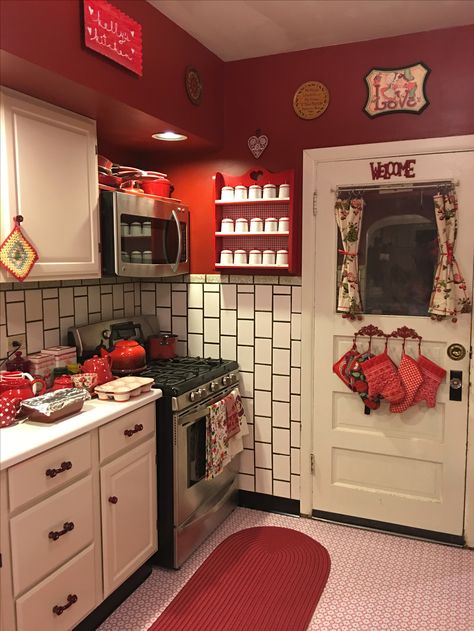 Coquette Stuff, White Kitchen Floor, Kitchen Christmas Decorations, Red And White Kitchen, Strawberry Kitchen, Red Kitchen Decor, Cherry Kitchen, White Kitchen Decor, Kitchen Christmas