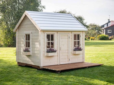 Wooden Outdoor Playhouse, Wooden Flower Boxes, Wood Playhouse, Loft Flooring, Diy Playhouse, Wooden Terrace, Playhouse Outdoor, Wooden Playhouse, Wooden Ladder