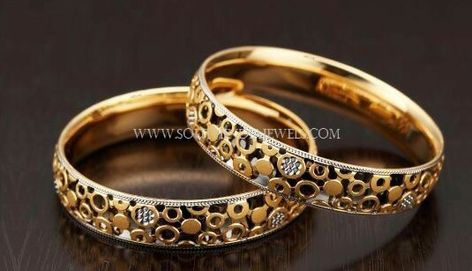 Gold matt finish bangles collections, Gold matt finish designer bangle models. Bangle Models, Gold Bangles Indian, Gold Bangles For Women, Antique Gold Jewelry Indian, Gold Bangle Set, Bangles Gold, Gold Jewelry Simple Necklace, Jewelry Set Design, Gold Jewelry Stores