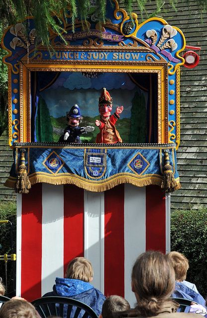 Punch Theater 5 Punch And Judy Stage, Puppet Show Stage, Matlock Derbyshire, Finger Paint Art, Puppetry Theatre, Puppet Stage, Puppet Theaters, Victorian Toys, Derbyshire England