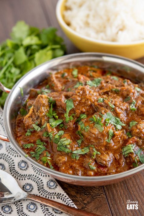 Lamb Bhuna, Bhuna Gosht, Lamb Curry Recipes, Beef Lasagne, Gosht Recipe, Tomato Gravy, Lamb Curry, Lamb Dishes, Curry Dishes