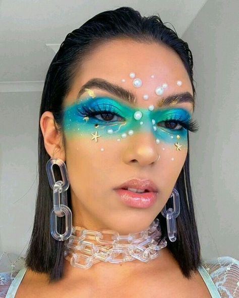 Crazy Festival Makeup, Mermaid Festival Makeup, Beach Theme Makeup, Mermaid Eyeshadow Looks, Water Makeup Element, Water Element Makeup, Ttpd Makeup, Bejeweled Face, Preshower Makeup