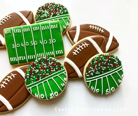 Football Treats Ideas, Superbowl Cookies Royal Icing, Football Iced Cookies, Football Cutout Cookies, Fantasy Football Cookies, Football Team Cookies, Football Field Cookies, Football Decorated Sugar Cookies, Football Buttercream Cookies