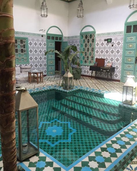 Boutique Riad Be Marrakech Riad Marrakech, Piscina Interior, Indoor Swimming Pool, Moroccan Interiors, Indoor Swimming, Design Del Prodotto, Islamic Architecture, House Goals, Modern Traditional