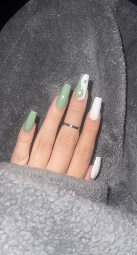 Yin Yang Nails, Creative Tattoo Ideas, Bitmoji Outfits, March Spring, Mint Green Nails, Outfits Baddie, Green Acrylic Nails, Creative Tattoo, Wedding Mehndi