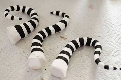 Diy Beetlejuice, Sand Worm, Halloween Juice, Audrey 2, Halloween Decor Diy, Ghost Candles, Beetlejuice Halloween, Beetle Juice, Halloween Porch Decorations