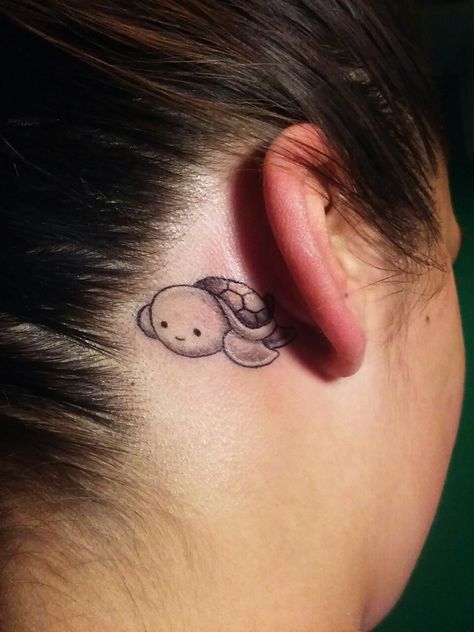 Cute Turtle Behind the Ear Tattoo Turtle Behind Ear Tattoo, Turtle Tattoo Behind Ear, Turtle Tattoo Ideas, Small Turtle Tattoo, Turtle Outline, Turtle Silhouette, Turtle Tattoos, Behind The Ear Tattoo, Tattoo Behind Ear