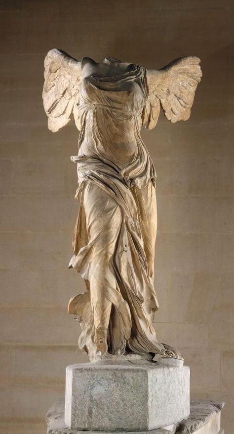 Musee Du Louvre, Istoria Artei, Greek Statues, Angel Statue, Greek Sculpture, Marble Sculpture, Art Antique, Greek Art, Art Plastique