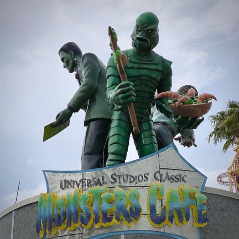 Universal Monsters Aesthetic, Fish Alien, Creepy Fish, Universal Studios Monsters, Tiki Mugs, Universal Studios Florida, Horror Nights, Halloween Horror Nights, Islands Of Adventure