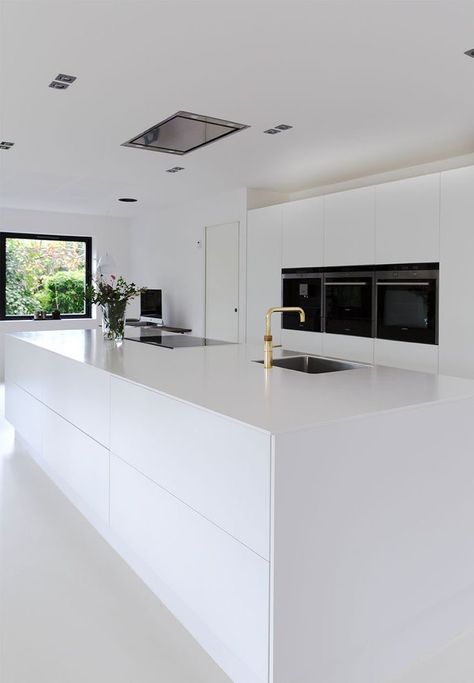 Beautiful White Kitchens, Model Dapur, Small Modern Kitchens, Best Kitchen Designs, Kitchen Decor Modern, White Modern Kitchen, Luxury Kitchen Design, Kitchen Room Design, White Kitchen Cabinets