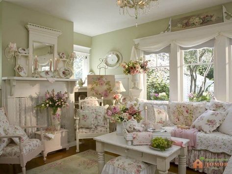 32 Best Shabby Chic Living Room Decor Ideas and Designs for 2021 Rm Closer, Portico Shabby Chic, Paint Corner, Shabby Chic Living Room Design, Camera Shabby Chic, Corner Hutch, Shabby Chic Decor Living Room, Shabby Chic Porch, Shabby Chic Interior Design