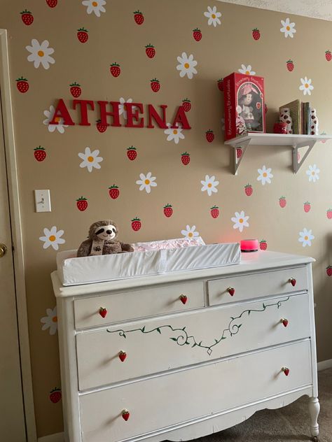 Strawberry Shortcake Bedroom Ideas, Strawberry Shortcake Room Ideas, Nursery Ideas Girly, Strawberry Shortcake Baby Room, Vintage Strawberry Nursery, Strawberry Toddler Room, Strawberry Nursery Decor, Strawberry Shortcake Nursery Theme, Y2k Nursery