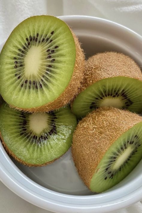 Andrew Aesthetic, Tiktok Hooks, Golden Kiwi, Pretty Fruit, Farm Harvest, Food L, Healthy Food Choices, Healthy Fruits, Foodie Recipes