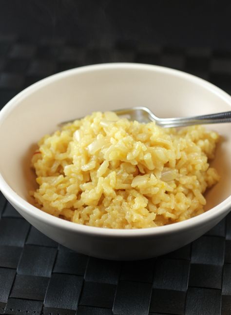 Risotto -- made in the rice cooker -- for the easiest rendition of all. Rice Cooker Risotto, Sausage Jambalaya Recipe, Quinoa In Rice Cooker, Cooking Quinoa, Zojirushi Rice Cooker, Aroma Rice Cooker, Risotto Milanese, Risotto Dishes, Recipes Rice