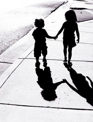 . Free Syria, Children Holding Hands, Silhouette Photography, Shadow Photography, White Picture, Black White Photos, Bw Photo, Black And White Pictures, Black And White Photographs