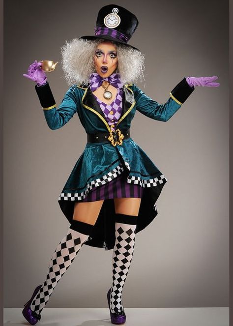 Alice Costume Diy, Gothic Mad Hatter, Mad Hatter Costume Female, Mad Hatter Dress, Female Mad Hatter, Mad Hatter Diy Costume, Jester Puppet, Mad Hatter Girl, Alice In Wonderland Fancy Dress