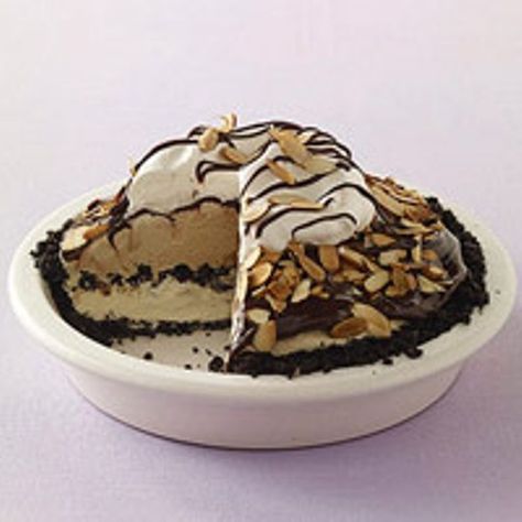 Mud Pie Recipe, Bake Sweets, Pie Ice Cream, Ice Cream Pie, Holiday Pies, Chocolate Sandwich, Ice Cream Pies, Chocolate Sandwich Cookies, Fudge Sauce