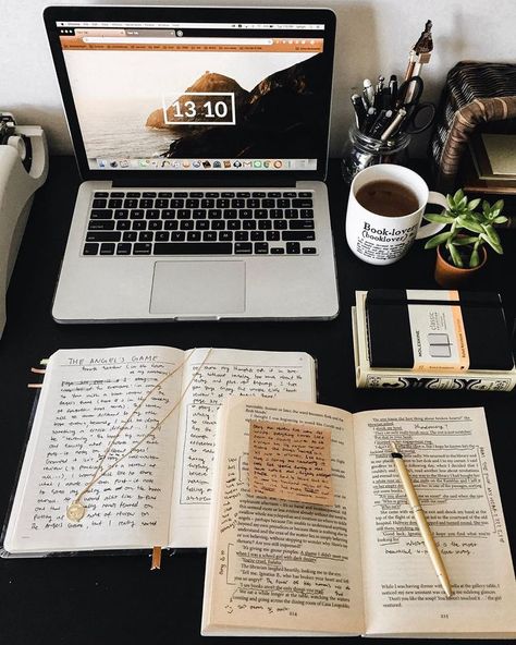 This Pin was discovered by Sarah Ochoa. Discover (and save!) your own Pins on Pinterest. Study Corner, College Motivation, Study Organization, Studying Life, Notes Inspiration, Work Motivation, College Study, School Study Tips, Study Space