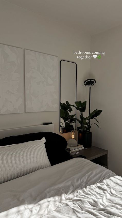 Fun Modern Bedroom, Bedroom With Boyfriend Ideas, Black And White Room Inspo Aesthetic, Beige White And Black Bedroom, White Bedroom With Black Accents, Black White Green Bedroom, Men House Decor Ideas, Black Furniture Bedroom Aesthetic, Room Decor For Couples