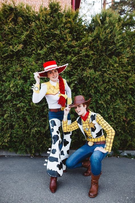 ✅⬆️CLICK⬆️LINK Shop🎃 . #Woody_And_Jesse_Costume #Jesse_Toy_Story_Costume #Woody_Cosplay #Fantasias_Toy_Story Woody And Jesse Costume, Iconic Movie Couples, Woody Cosplay, Woody And Jessie Costumes, Woody Toy Story Costume, Fantasias Toy Story, Jessie Cosplay, Jessie Halloween Costume, Jessie Halloween