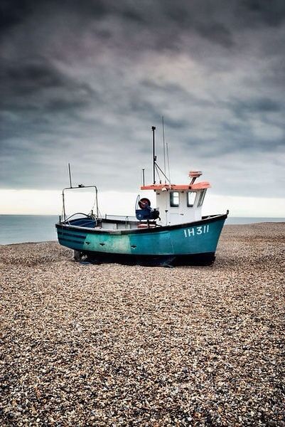 . Big Boat, Small Fishing Boats, Sea Ship, Suffolk England, Old Boats, Fishing Rigs, Boat Art, Boat Painting, Tug Boats