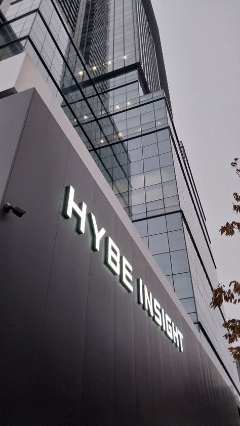 HYBE INSIGHT
KOREA Hybe Building Aesthetic, Hype Labels Entertainment, Hybe Building Inside, Hybe Practice Room, Kora Aesthetic, Company Building Aesthetic, Hybe Wallpapers, Hybe Company, Hybe Aesthetic