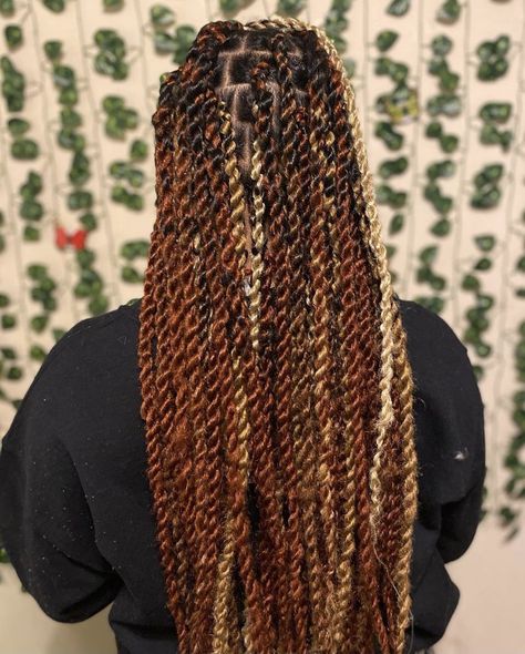 Brown color marley twists with highlights. Protective style for natural hair. Marley Twists With Color, Marley Twists Colored, Brown Marley Twists, Brown Twists, Long Marley Twists, Style For Natural Hair, Long Locs, Twists Hairstyles, Future Hairstyles