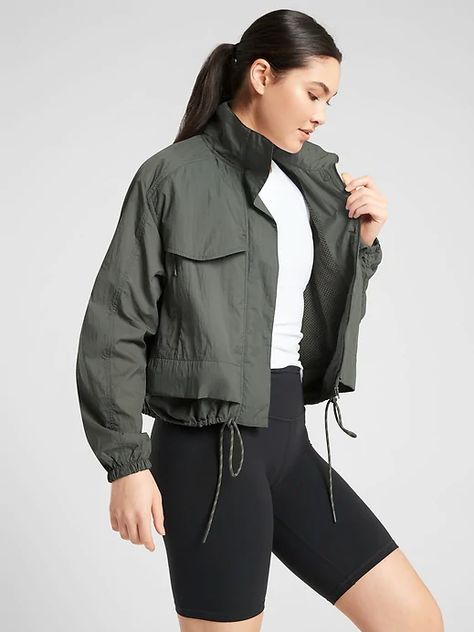 athletic jackets Parachute Jacket, Simple Fall Outfits, Outer Women, Work And Travel, Effortlessly Chic Outfits, Active Jacket, Sports Jacket, Sport Wear, Workout Wear