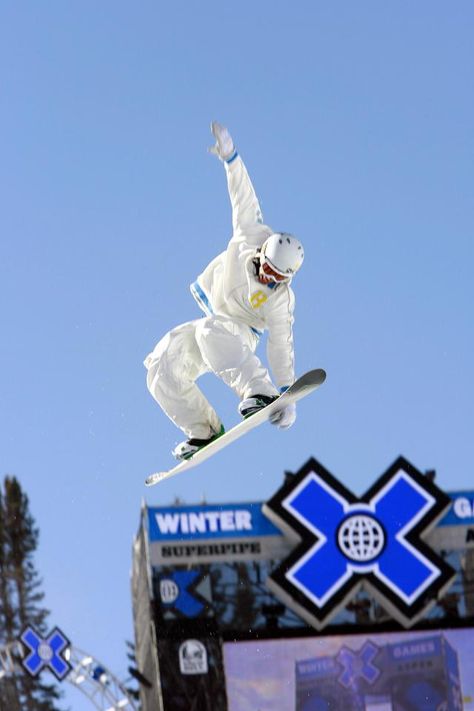 Snowboarding Olympics, Snowboarding Photography, Competition Games, Circus Animals, Iphone Wallpaper Pattern, Snow Bunnies, X Games, Winter Games, Snow Sports