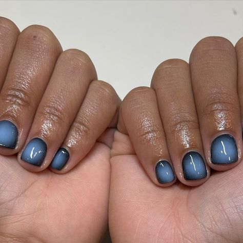 Miata Nails | DMV Nail Tech 🧚‍♂️ on Instagram: "aura nails 🌙   colors used: black x baby blue   -  - #auranails #airbrushnails #blacknails #biab #airbrush #gothgirl #biabnails" Short Nail Designs Aura, Aura Nails Natural, Black Blue Aura Nails, Black And Blue Gel Nails, Airbrush Blue Nails, Light Blue Nails With Design Short, Airbrush Short Nails, Nail Polish Inspo Short Nails, Black And Blue Aura Nails