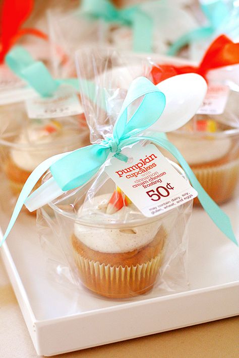 Plastic Cup Bake Sale Cupcakes...Over 20 of the BEST Cupcake Ideas for Parties & Bake Sales from KitchenFunWithMy3Sons.com Deco Cupcake, Bake Sale Packaging, Cupcake Packaging, Torte Cupcake, Brownie Desserts, Bachelorette Party Games, Cupcake Cake, Bake Sale, Plastic Cups