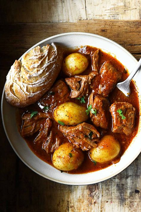 Potato Recipe Ideas, Beef And Potato Stew, Belgian Food, Potato Stew, Dairy Free Soup, Leafy Salad, Stewed Potatoes, Beef And Potatoes, Korean Dishes