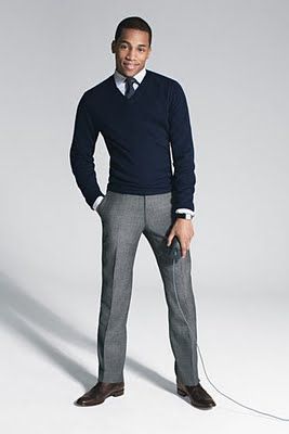 navy sweater, shirt and tie combo Slacks Outfit, Interview Outfit Men, Stil Masculin, Interview Attire, Vision Book, Interview Style, Dapper Gentleman, Mens Chinos, Well Dressed Men