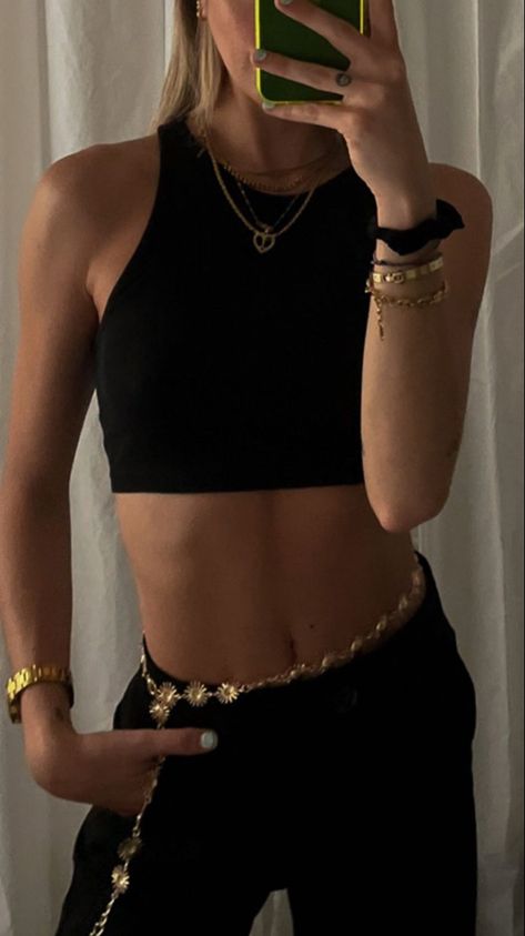 Waist Chain Outfit, Chain Outfit, Style Inspiration Summer, Summer Outfit Inspiration, Dinner Outfits, Beige Aesthetic, Waist Chain, Kpop Outfits, Night Outfits