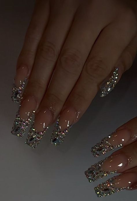 There's a new beauty trend taking over Instagram and it's absolutely stunning. Say hello to "quartz nails". Nail Ideas Diamonds Art Designs, Black And Silver Nail Designs With Rhinestones, Red And Silver Sparkly Nails, Cute Black And Silver Nails, Full Gem Nails, Diamond Acrylic Nails Rhinestones, Prom Nails Gems, Euphoria Acrylic Nails, Black And Sparkly Nails