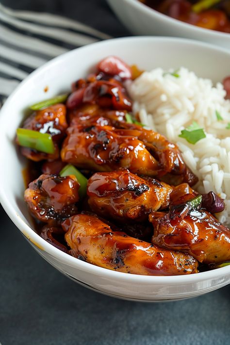 Sweet and Sticky Chicken Recipe Hawaiian Sticky Chicken, Pretty Dinner Recipes, Chicken Thigh Asian Recipes, Healthy Food Dishes Dinners, Interesting Food Recipes Easy Dinners, Asian Sticky Chicken, Healthy Asian Chicken Recipes, Healthy Dinner Recipes With Chicken, Thai Chicken Recipe