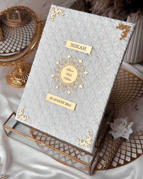 Nikkah Nama Booklet, Nikkah Set Up, Kateb Kitab, Calligraphy Borders, Calligraphy Ideas, Wedding Card Frames, Creative Birthday Gifts, Creative Birthday, Wedding Crafts Diy